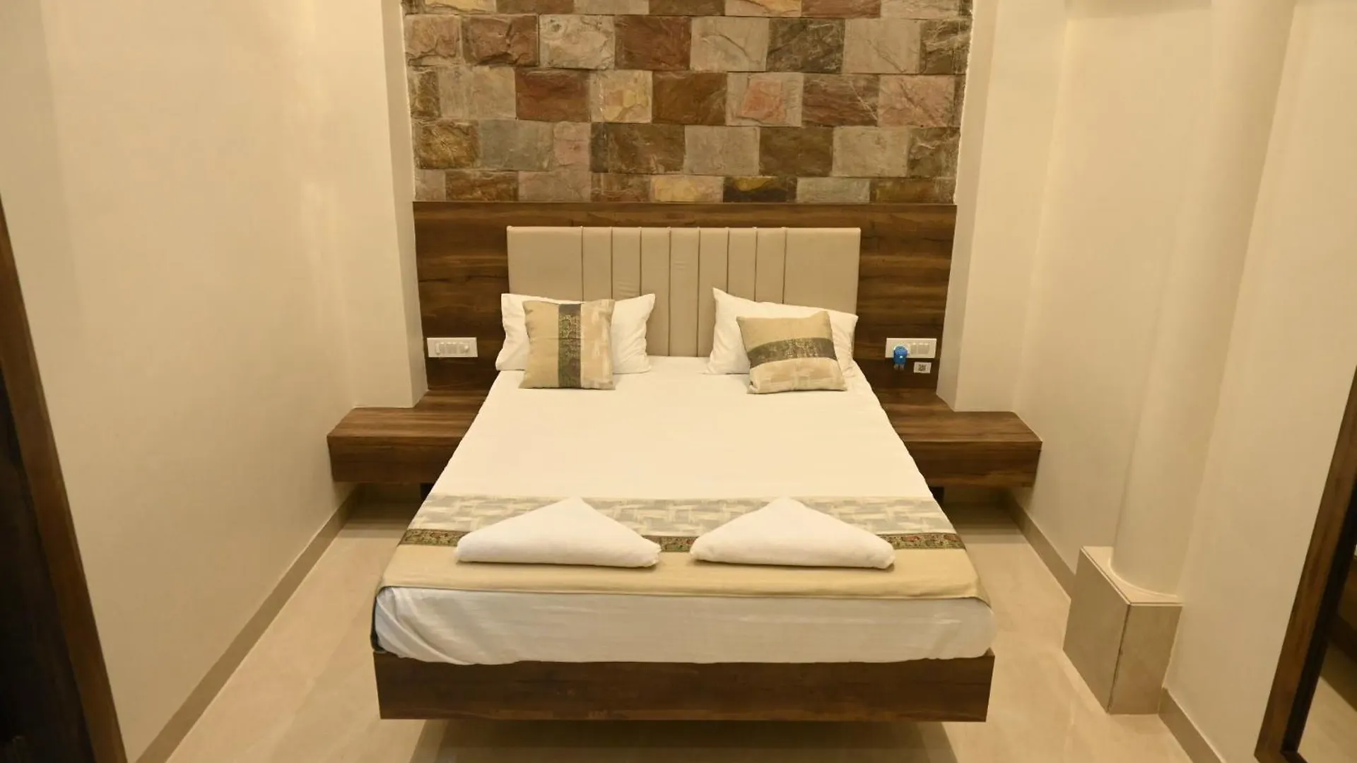 Manan Homestay Waranasi Hotel